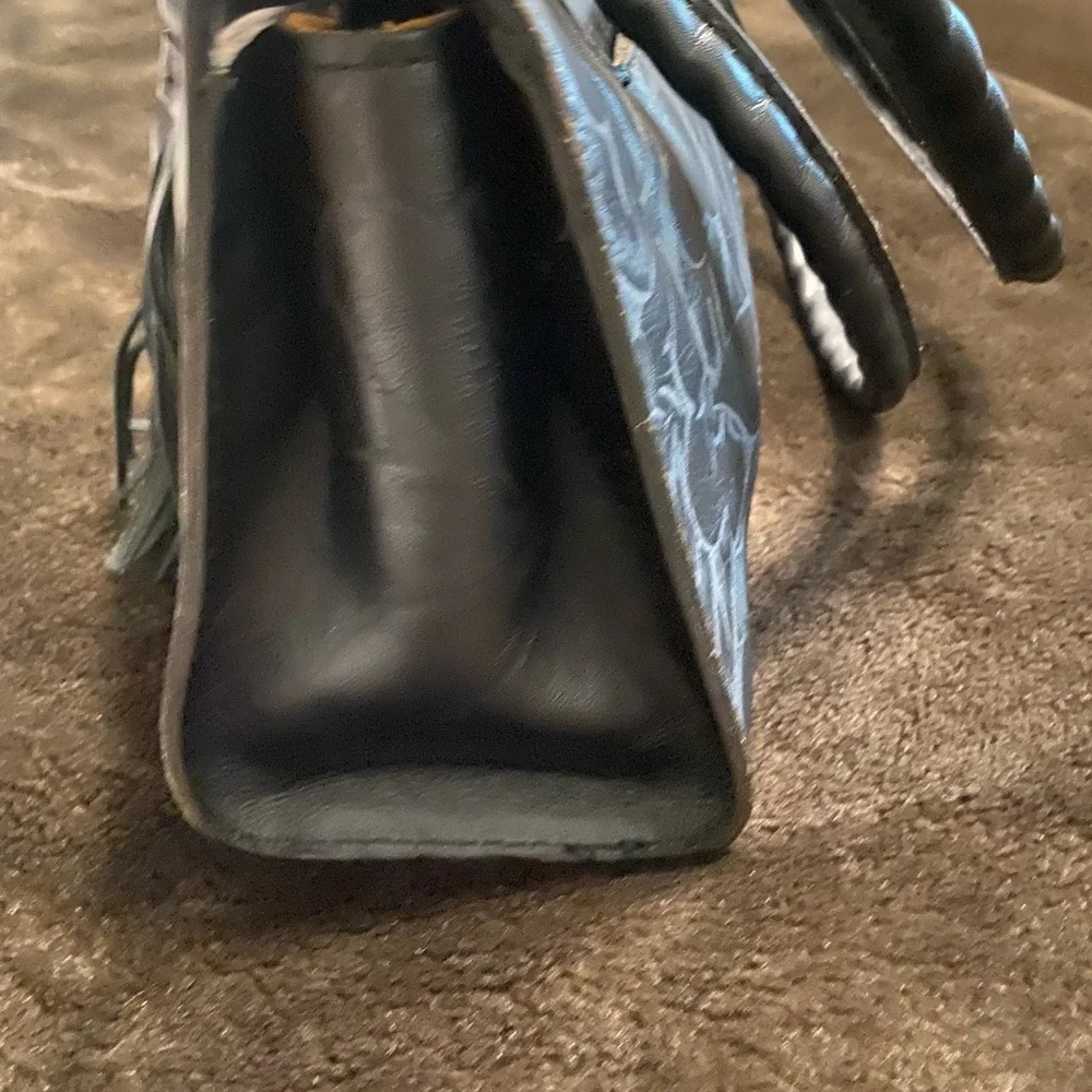 Patricia Nash Black Floral Embossed Shoulder Bag - Picture 7 of 12